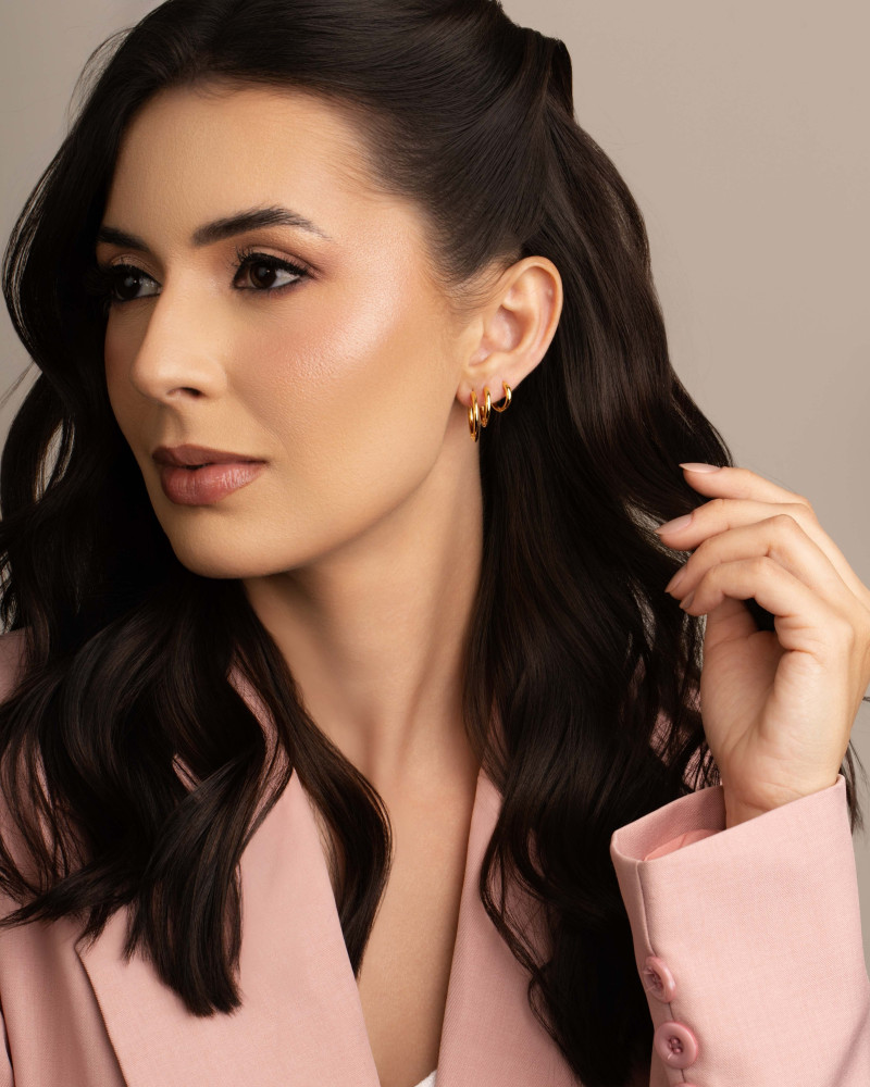 Brinco Argola Click Fio Liso 1.6 cm Banhado a Ouro 18K