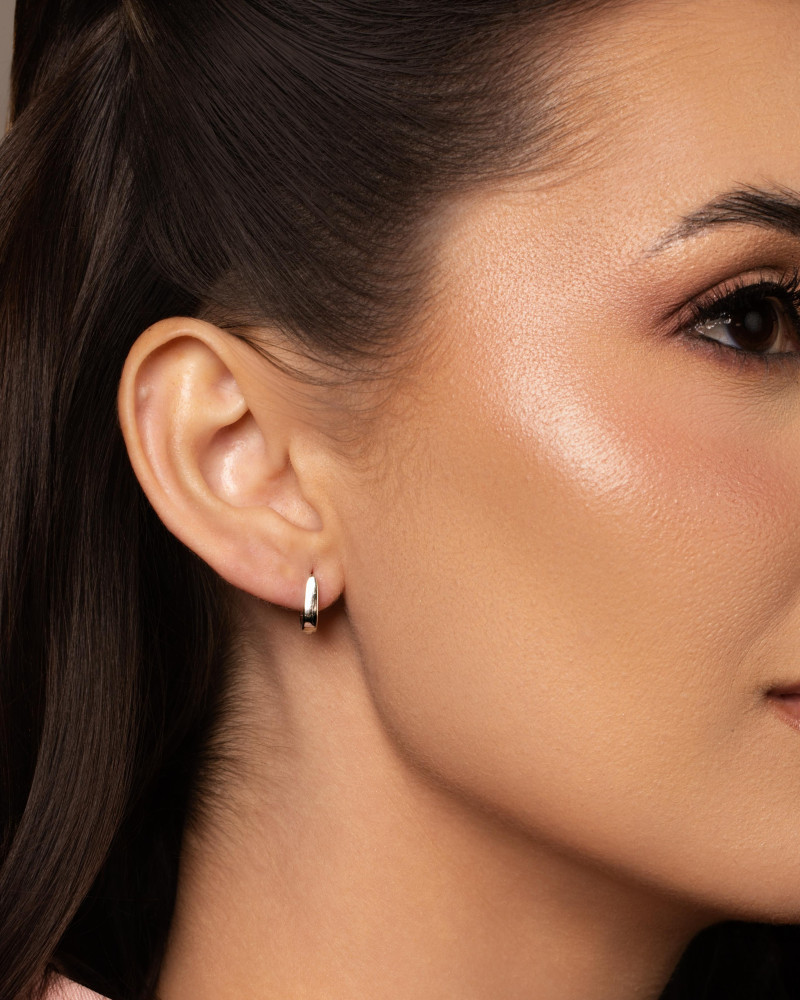 Brinco Argola Click Reta Lisa 1.0 cm Ródio Branco