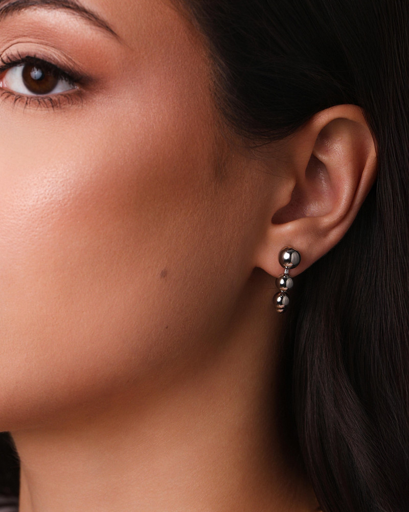 Brinco Palito Curvado Bolas Lisas Ródio Branco