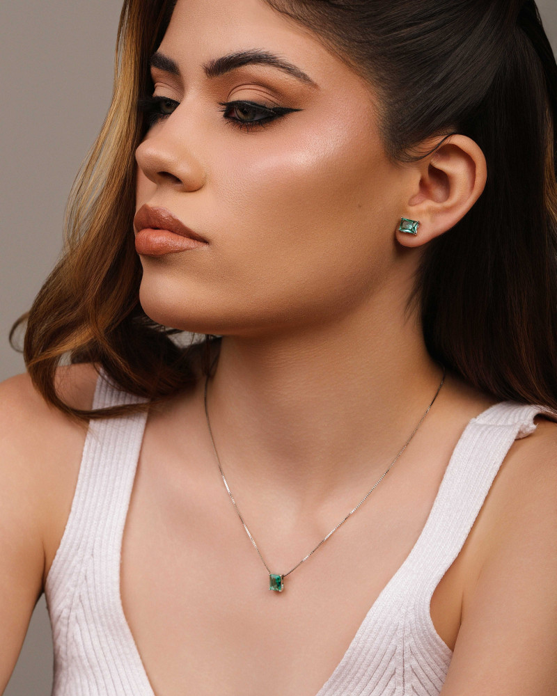 Gargantilha Pingente Retangular Turmalina Ródio Branco - 45 cm