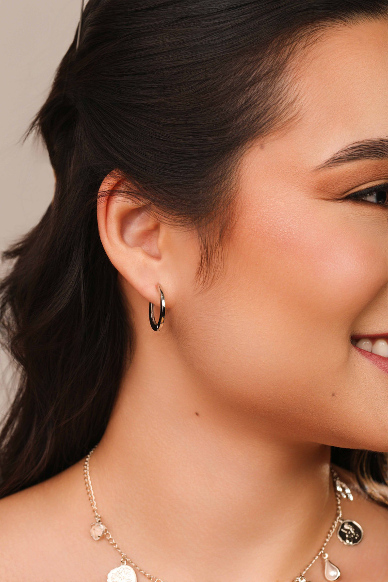 Brinco Argola Click Achatada Lisa 2.1 cm Ródio Branco