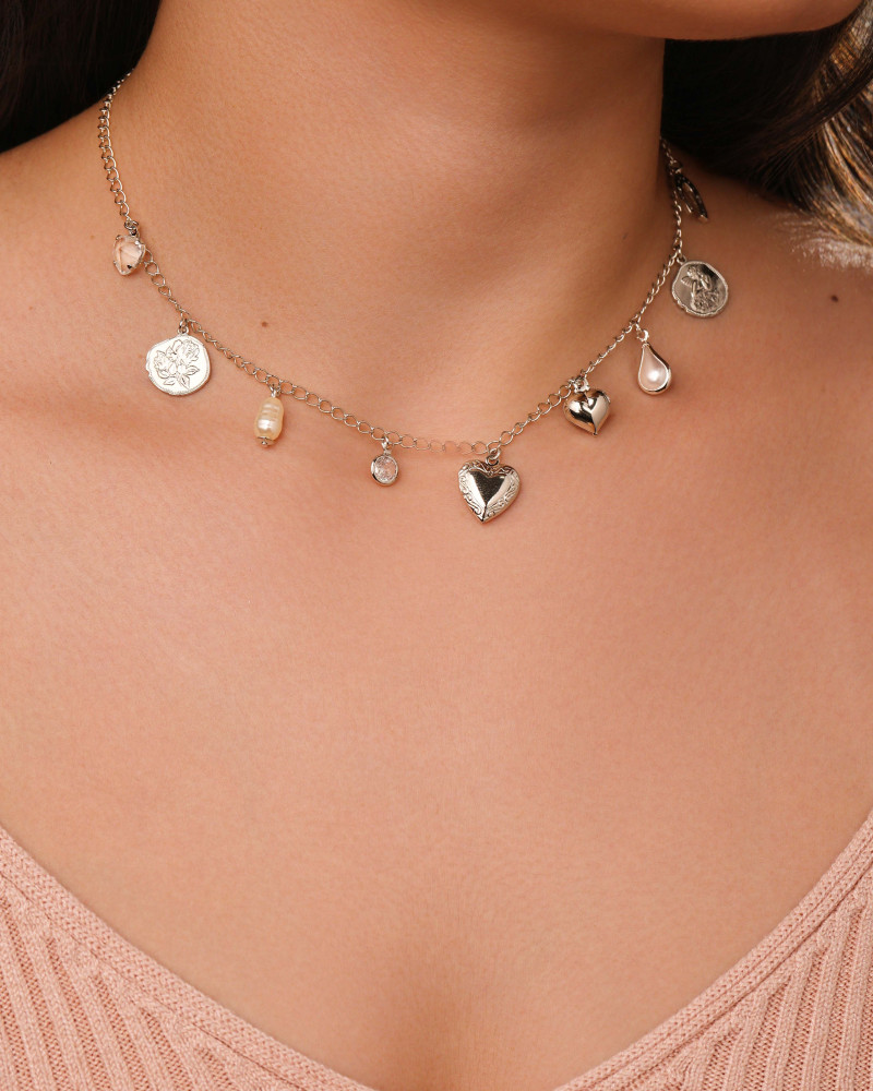 Relicário Coração Medalhas Cravejado Cristal Ródio Branco - 40 cm