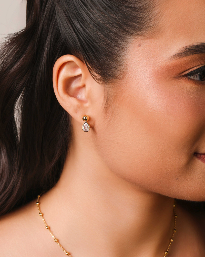 Brinco Bola Gota Cristal 7 mm Banhado a Ouro 18K