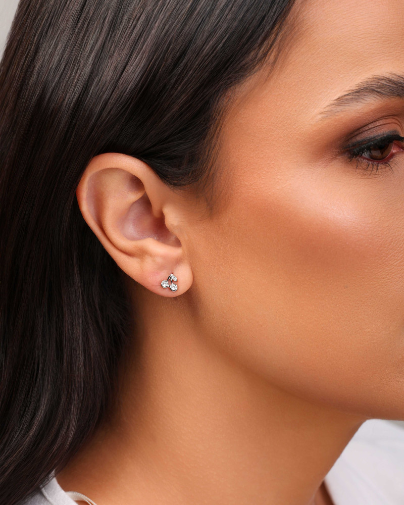 Brinco Cereja Pontos de Luz Cristal Ródio Branco