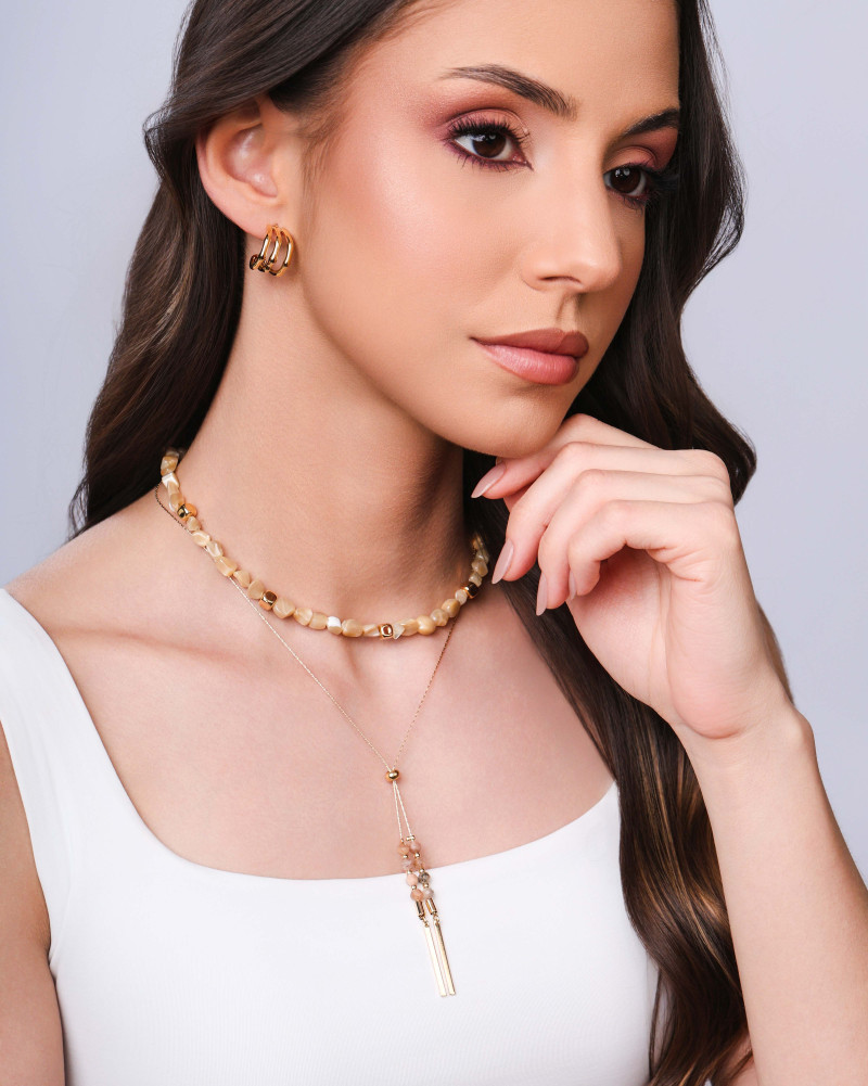 Choker Madrepérolas Marrom Quadrados Lisos Banhado a Ouro 18K