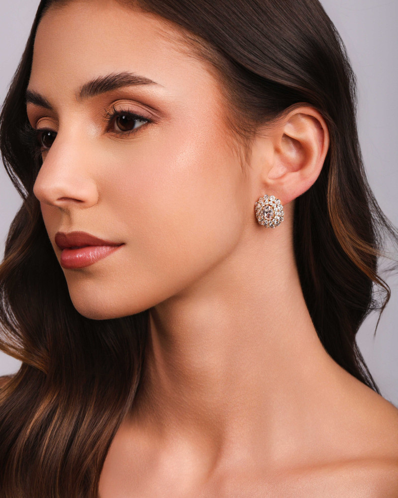 Brinco Oval Pontos de Luz Cristal Banhado a Ouro 18K