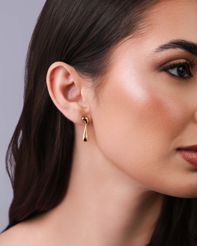 Brinco Orgânico Liso 2.2 cm Banhado a Ouro 18K