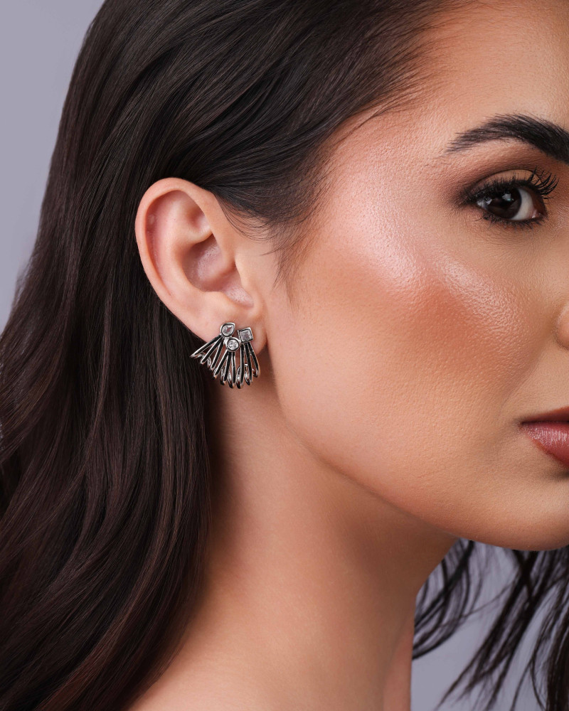 Brinco Filetes Pontos de Luz Geométricos Cristal Ródio Branco