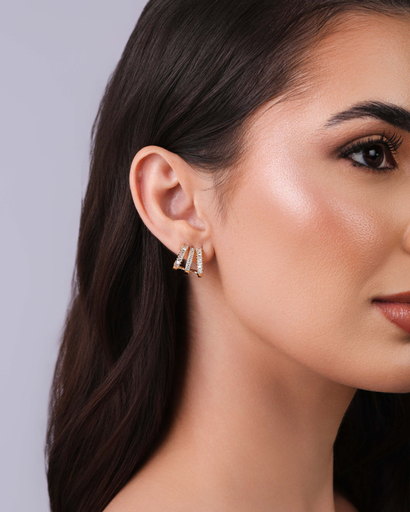 Brinco Argola Filetes Cravejados Baguetes Cristal 1.3 cm Banhado a Ouro 18K