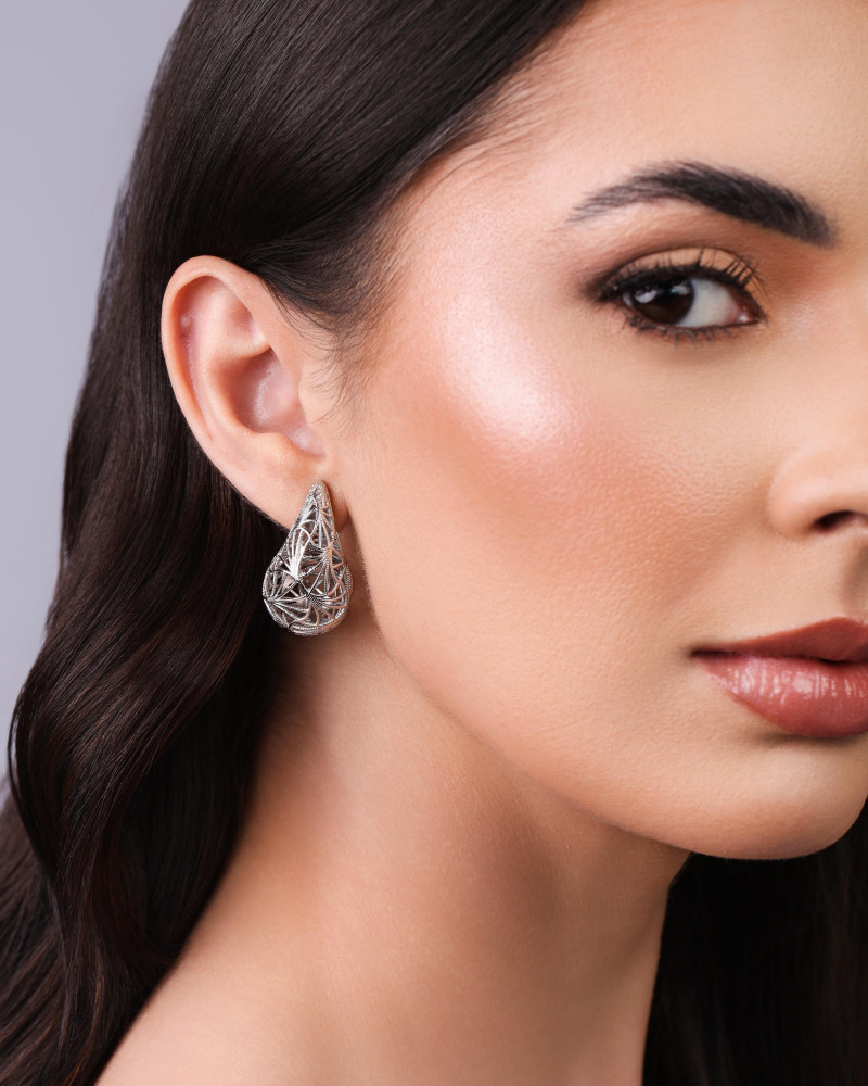 Brinco Gota Tela Detalhada Ródio Branco