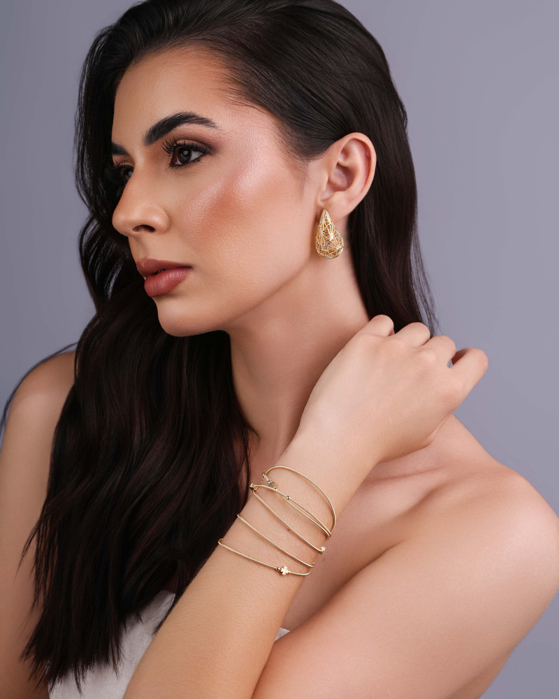 Pulseira Corda de Violão Trevos Banhado a Ouro 18K