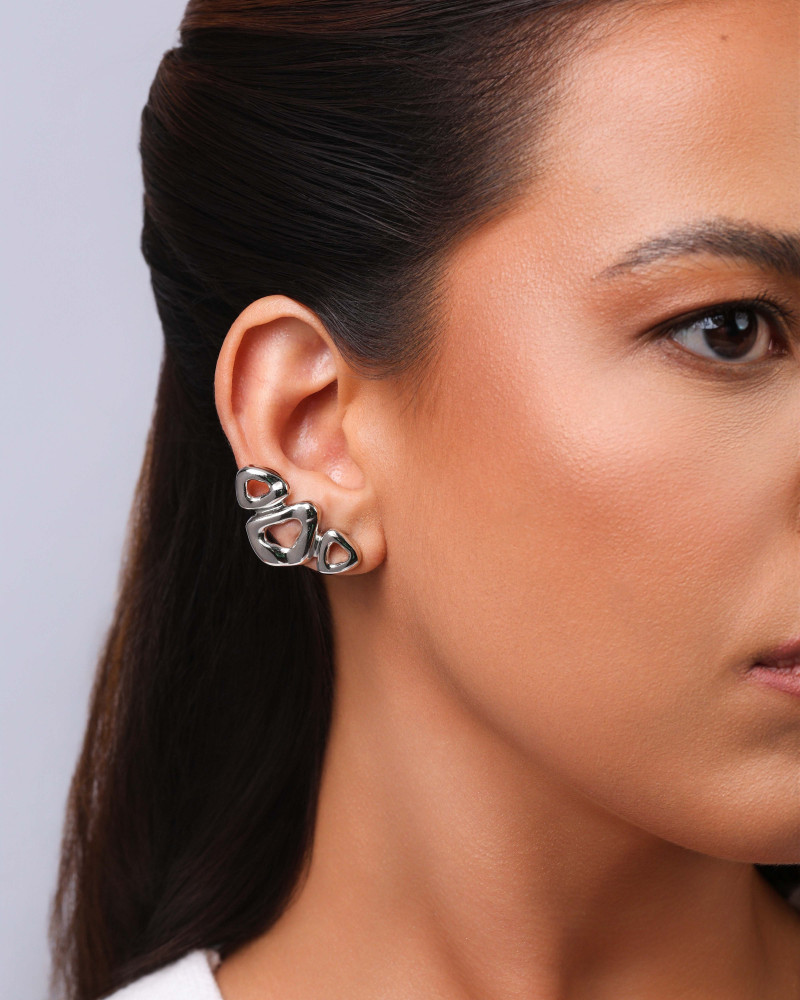 Ear Cuff Orgânico Vazado Liso Ródio Branco