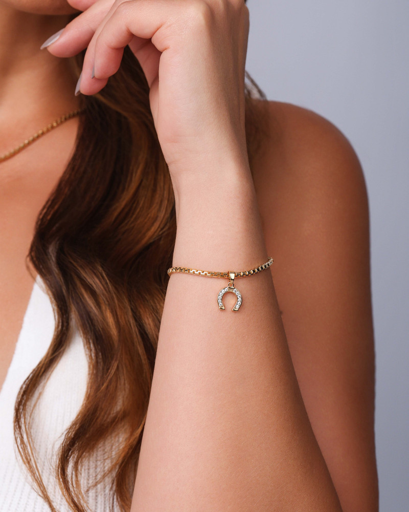 Pulseira Elos Quadrados Ferradura Cravejada Cristal Banhado a Ouro 18K