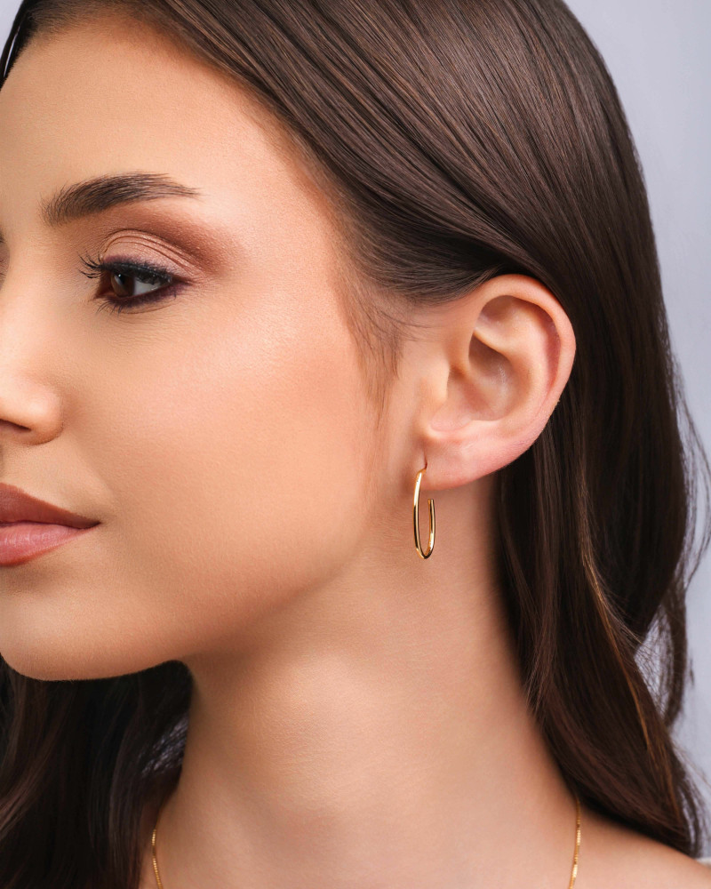 Brinco Argola Oval Fio 2.4 cm Banhado a Ouro 18K