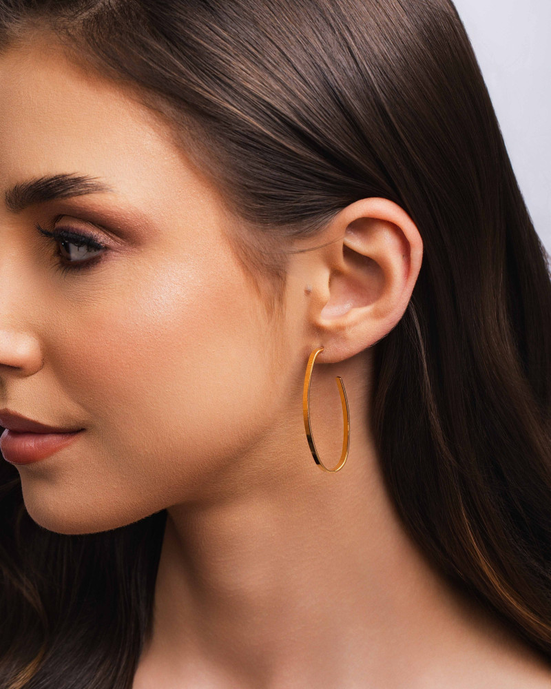 Brinco Argola Oval Reta Lisa 4.4 cm Banhado a Ouro 18K