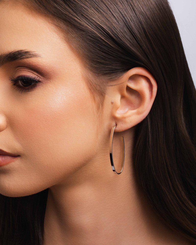 Brinco Argola Oval Reta Lisa 4.4 cm Ródio Branco