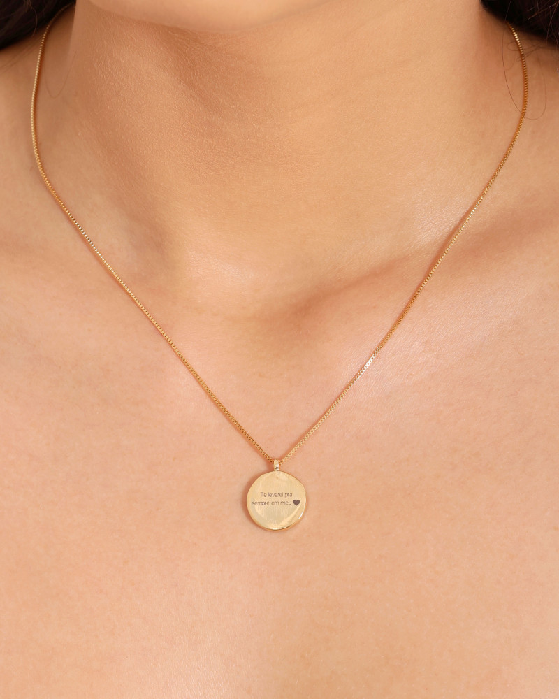 Gargantilha com Pingente Redondo Personalizado Banhado a Ouro 18K