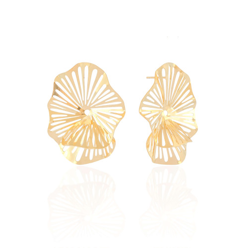 Brinco Flor Vazada Banhado a Ouro 18K