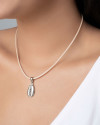 Choker Fio Coreano Bege Búzio Ródio Branco